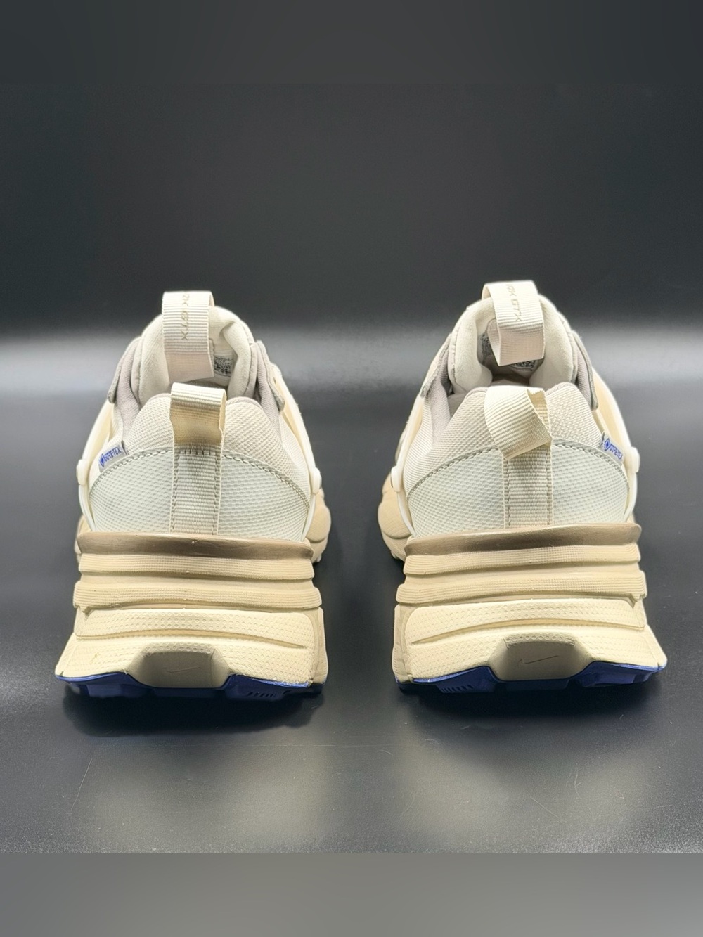 Nike Wmns V2K Run GORE-TEX 'Light Iron Ore' - Picture 4 of 12